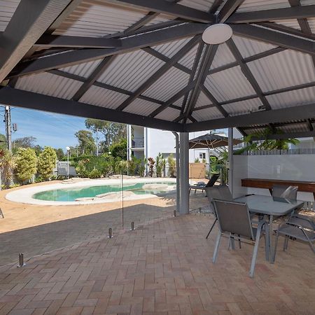 Anchor Motel Noosa Нусавиль Экстерьер фото